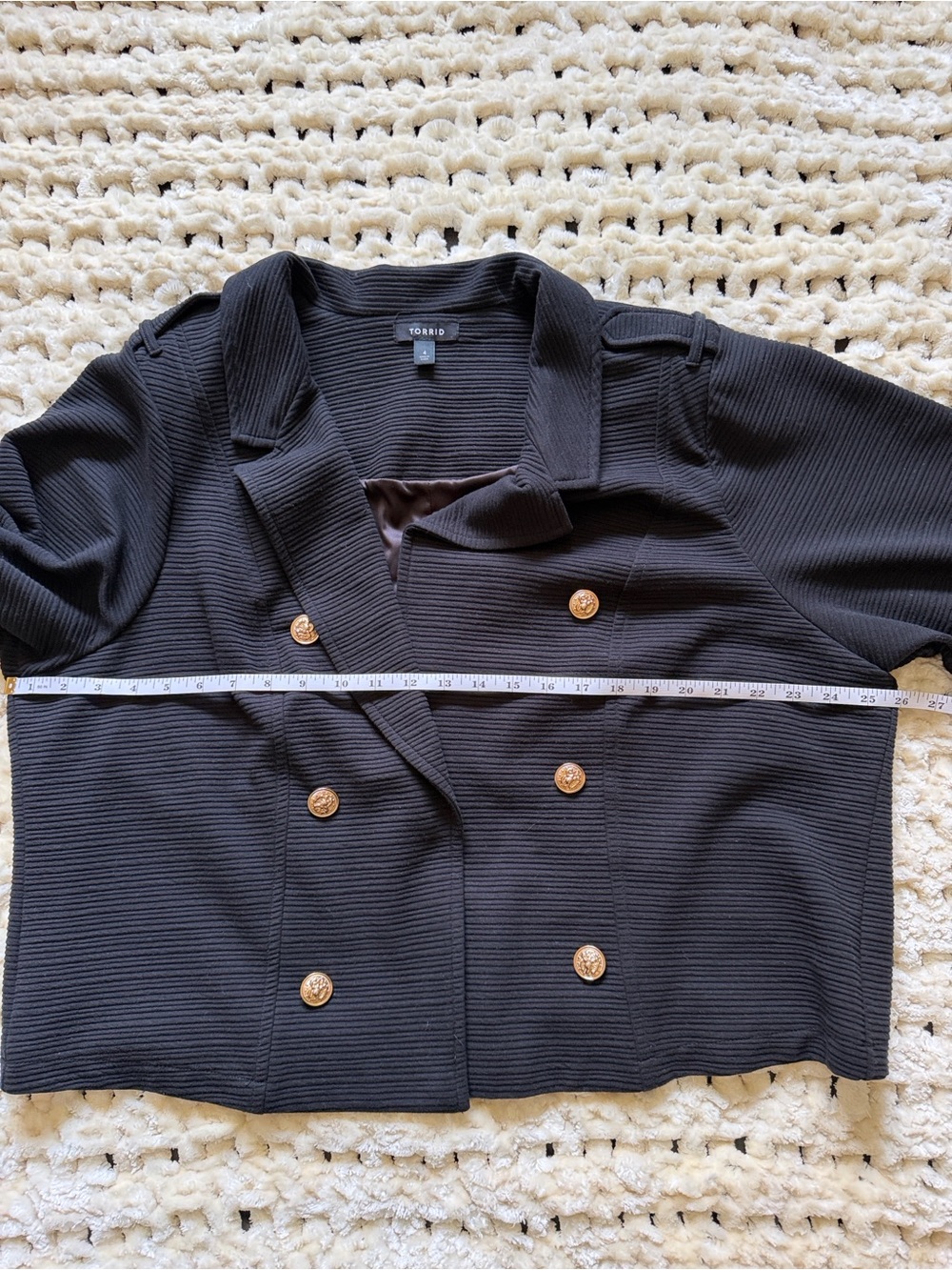 Torrid Textured Ponte Crop Military Jacket in Deep Black, size 4 / 4X.

Gorgeous - Picture 6 of 8